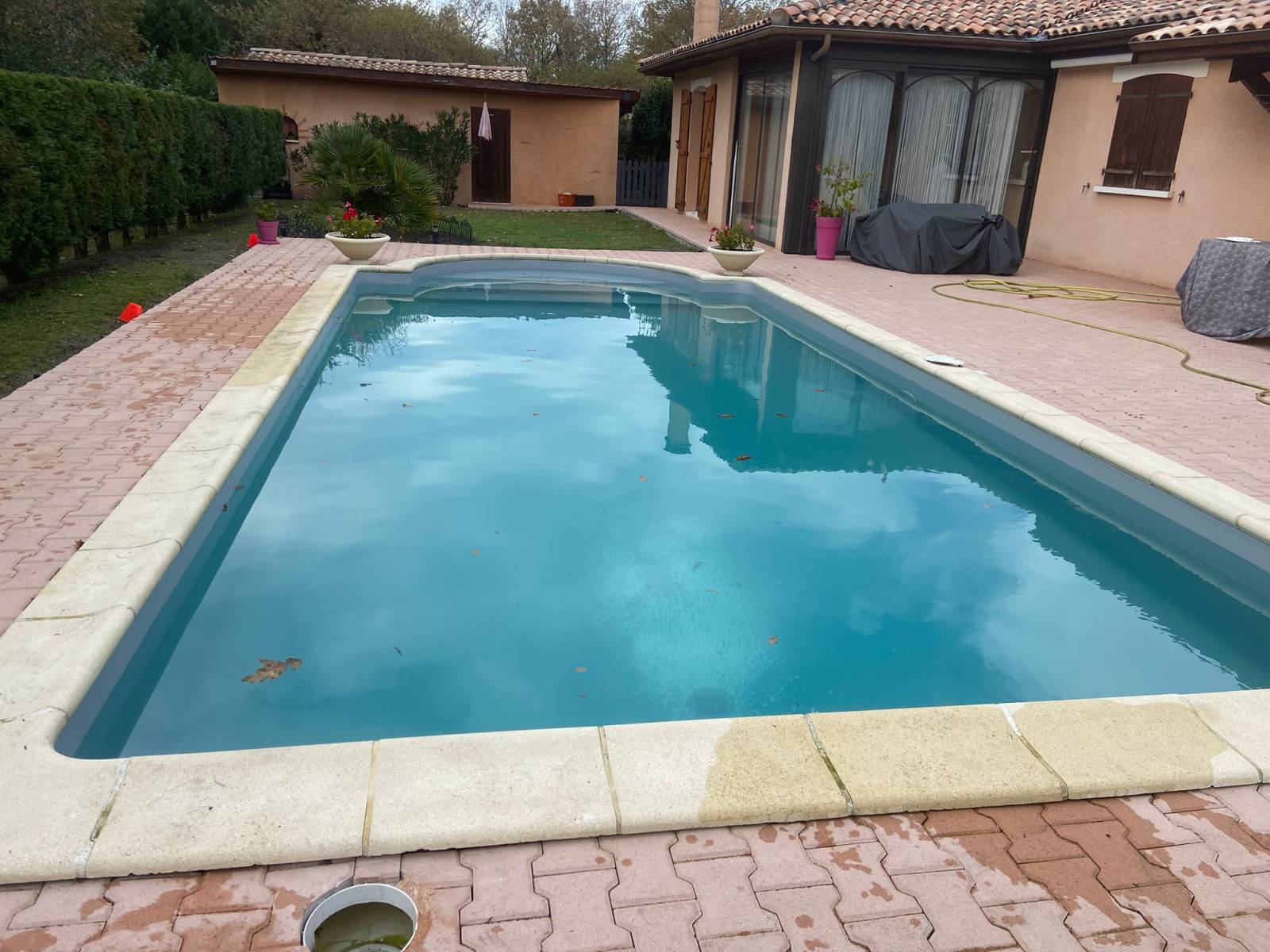 Pisciniste pour ajouter un escalier dans une piscine traditionnelle Lège Cap ferret