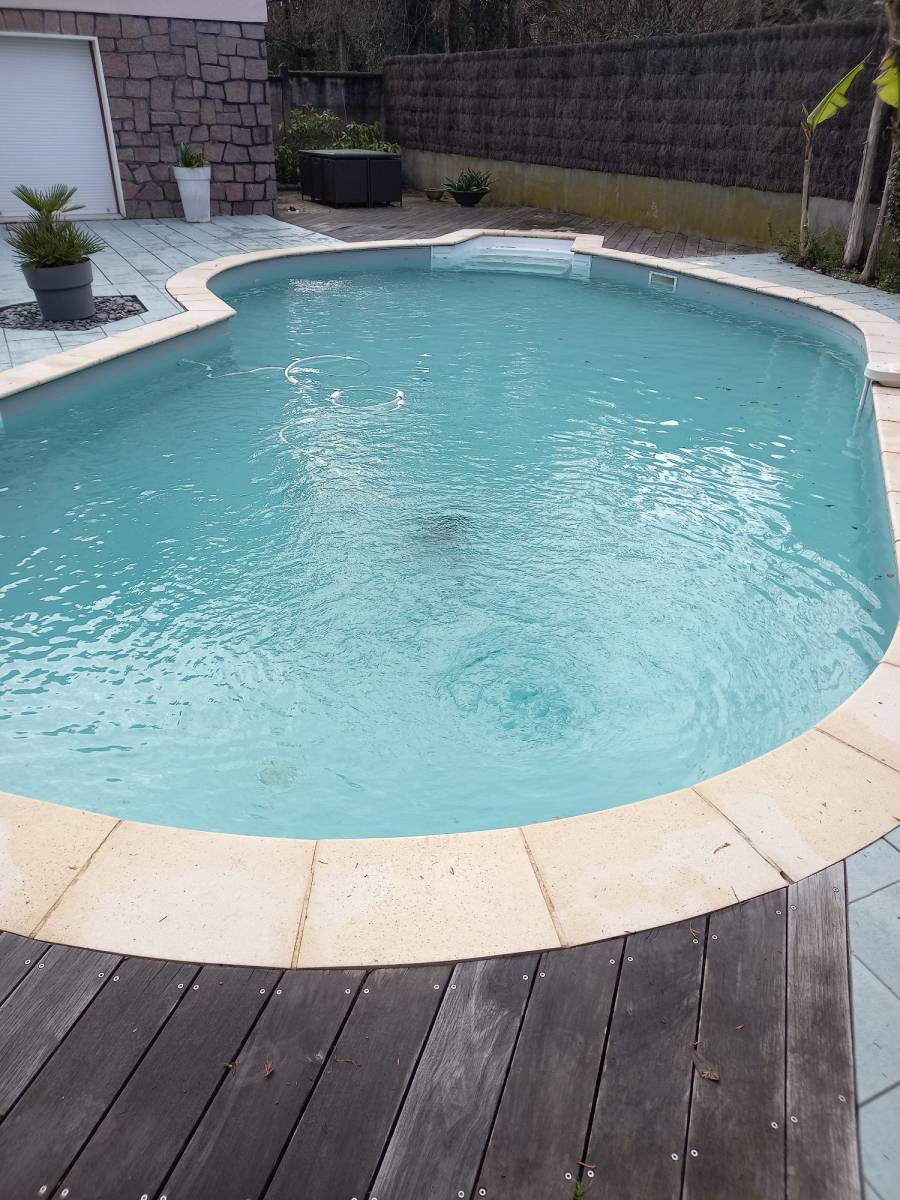 Faire installer un escalier dans une piscine maçonnée à Saint Jean d'Illac 33127