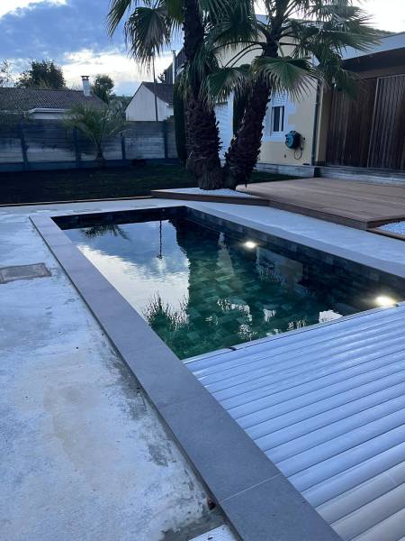 Enlèvement d’une coque, remplacée une piscine traditionnelle par DE MELO PISCINES 