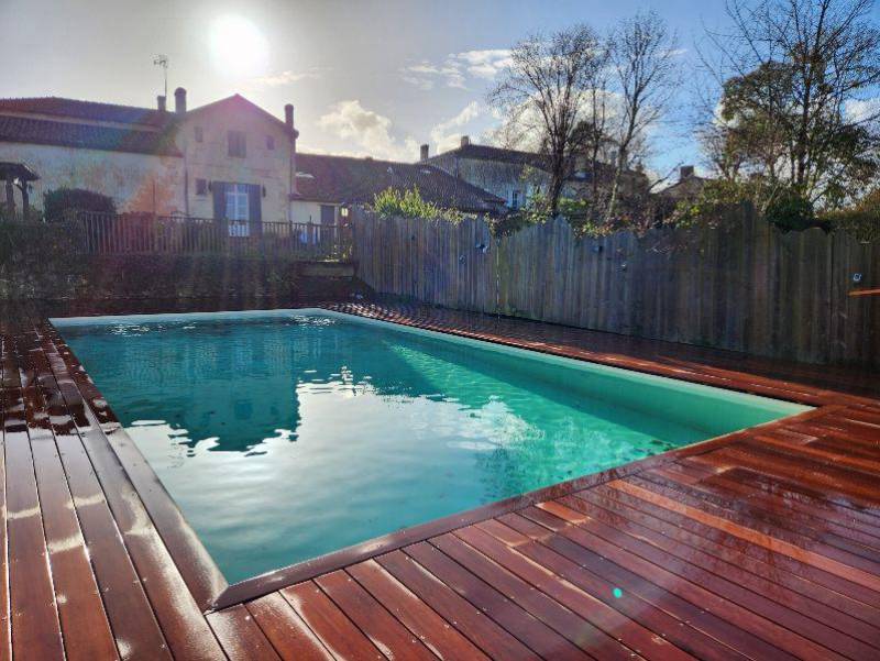 Construction d'une piscine traditionnelle par DE MELO PISCINES
