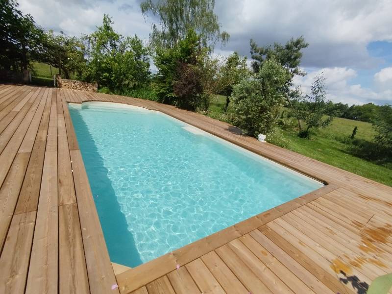 Rénovez votre piscine avec l’expertise de DE MELO PISCINES et profitez de matériaux de qualité tels que le PVC armé.