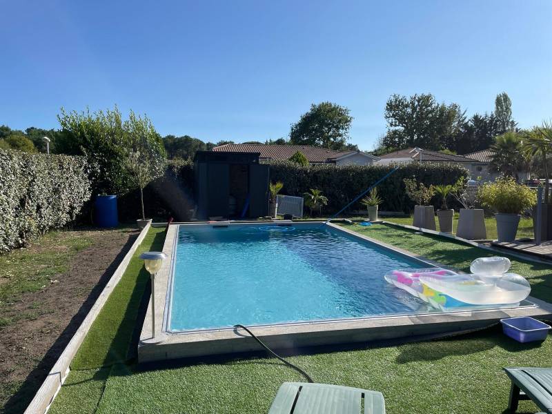 DE MELO PISCINES constructeur régional de piscine traditionnelle.