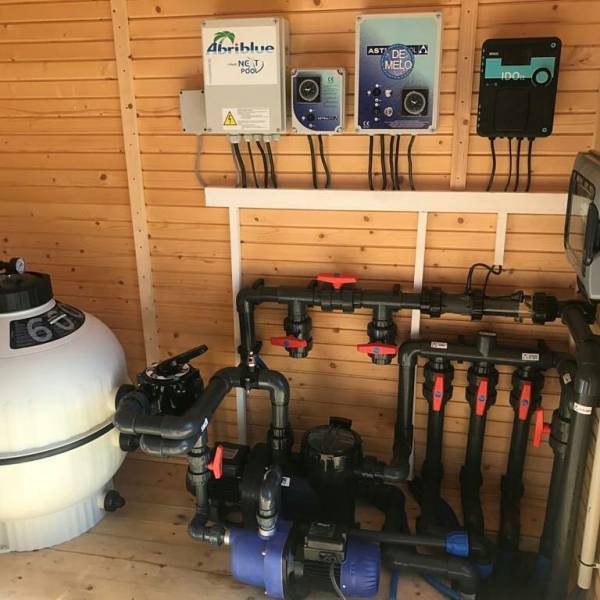 Réalisation de filtration pour piscine maçonnée sur Saint Jean d'Illac proche de Bordeaux