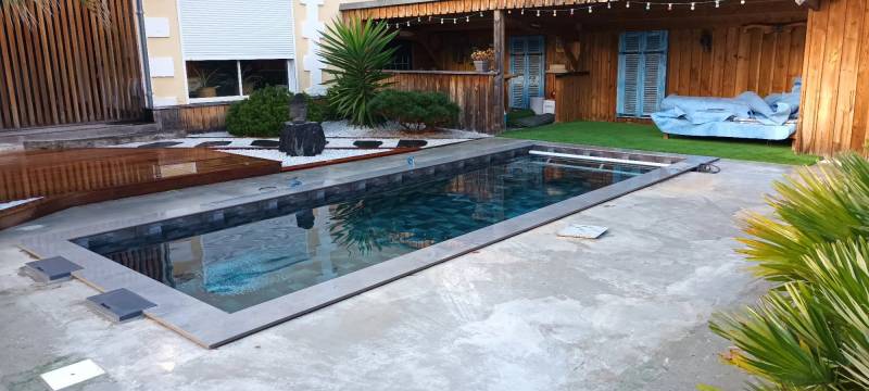 Enlèvement d’une coque, remplacée une piscine traditionnelle par DE MELO PISCINES 