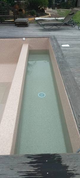 Pose d’un PVC armé TOUCH 3D SUBLIME par DE MELO PISCINES SUR ANDERNOS LES BAINS