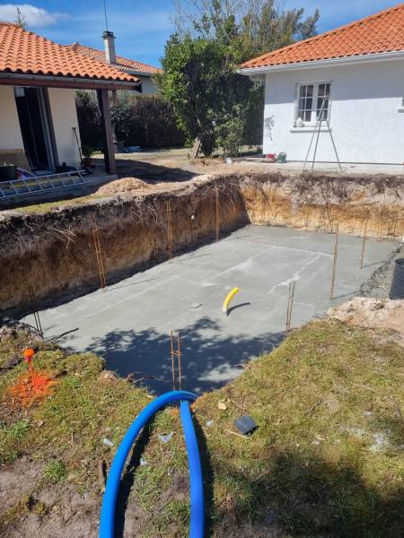 Construction d'une Piscine Traditionnelle Maçonnée de 7x3,5 m : Un Projet Réussi