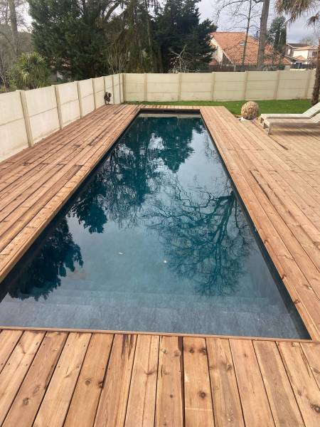 Couloir de nage, piscine traditionnelle, liner original, proche de Bordeaux