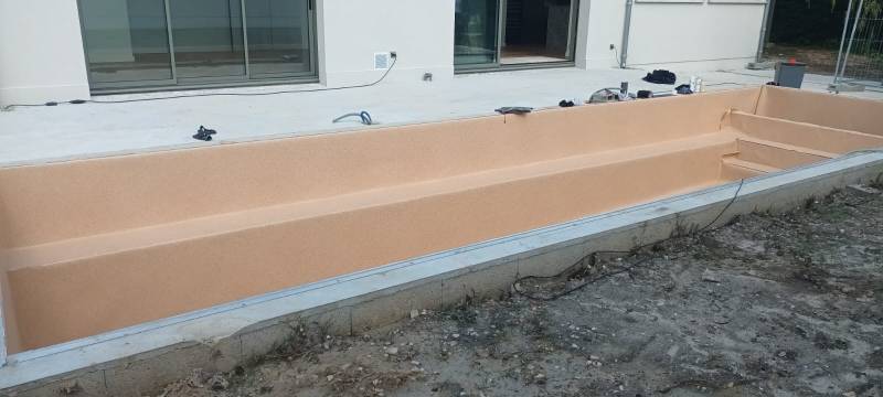 inition élégante avec revêtement PVC armé Touch Relax, sélectionné pour sa durabilité et son rendu naturel.