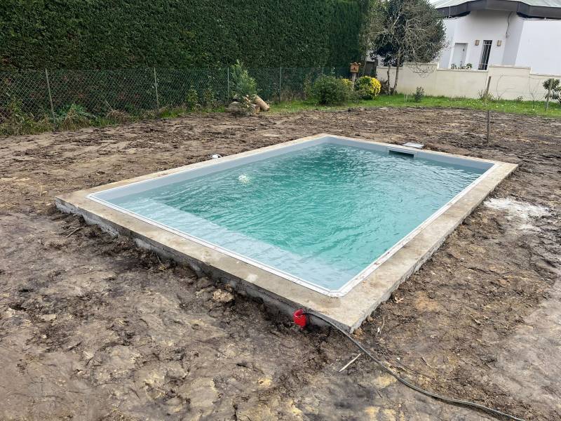 Le régulateur automatique de pH permet de maintenir l’équilibre de l’eau et d’assurer un confort de baignade optimal toute la saison.