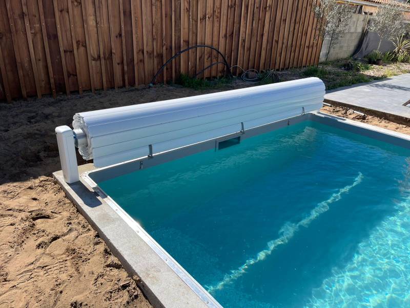 Piscine sur mesure réalisée par DE MELO PISCINES au Haillan