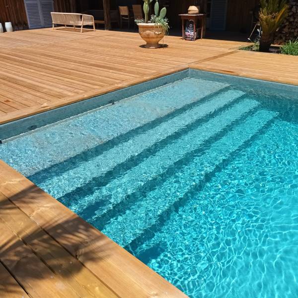 Rénovation de piscine à Lège-Cap-Ferret par DE MELO PISCINES, spécialiste de la rénovation de piscine en Gironde.